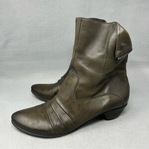 Fidji Women's Sz 40 Leather Back Zip Boots Booties Wedge Heel